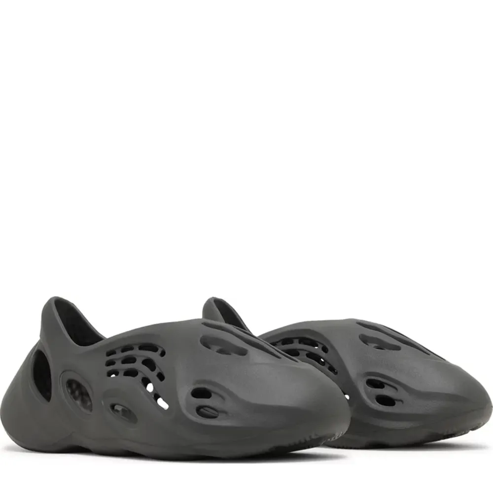 adidas Yeezy Foam RNNR Carbon ||Plus Clearance