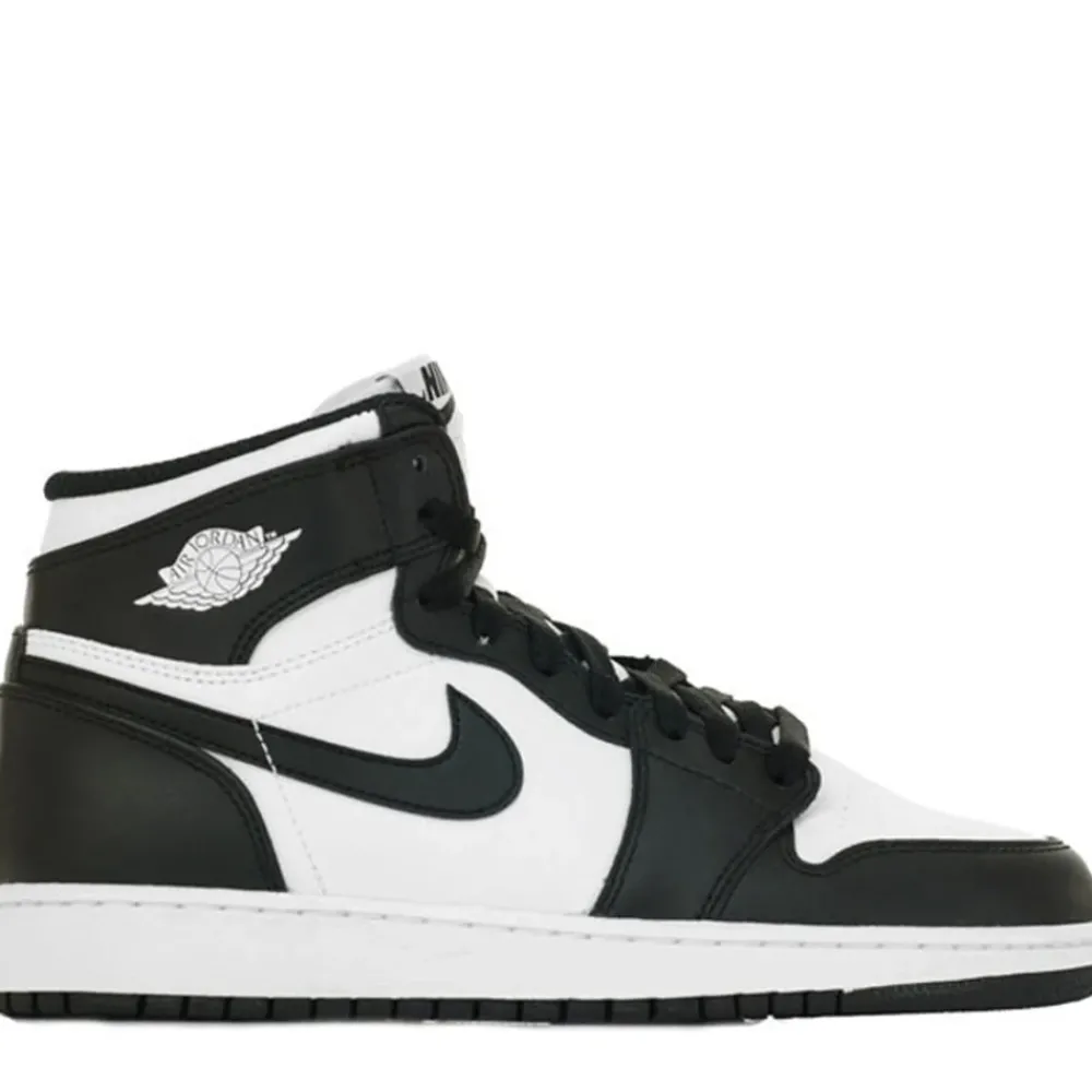 Jordan 1 Retro Black White (2014) (GS) ||Plus Sale