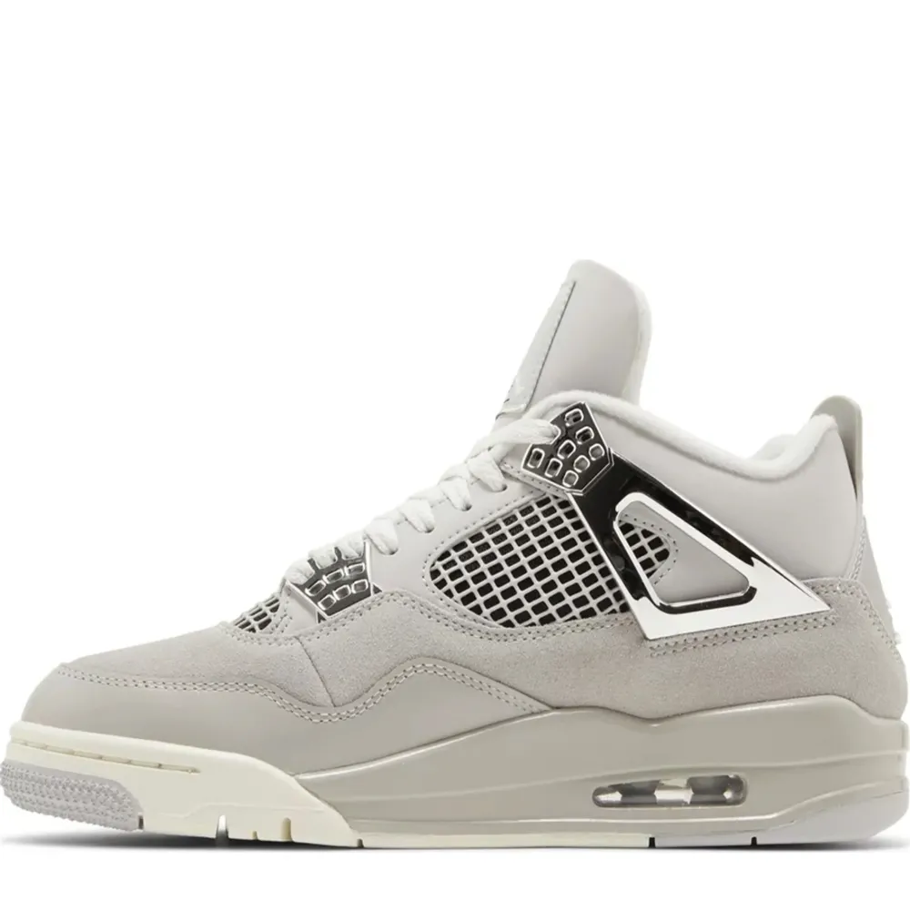 Jordan 4 Retro Frozen Moments (W)|Plus Sale